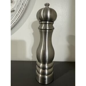 Peugeot - Paris Chef Manual Pepper Mill 9” - NO BOX
